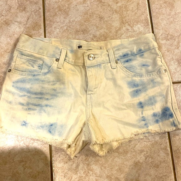 Levi jean shorts, size 5 - Picture 1 of 3